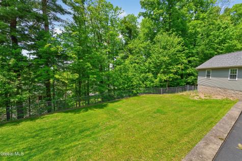 11 Pineview Lane East Greenbush NY 12061
