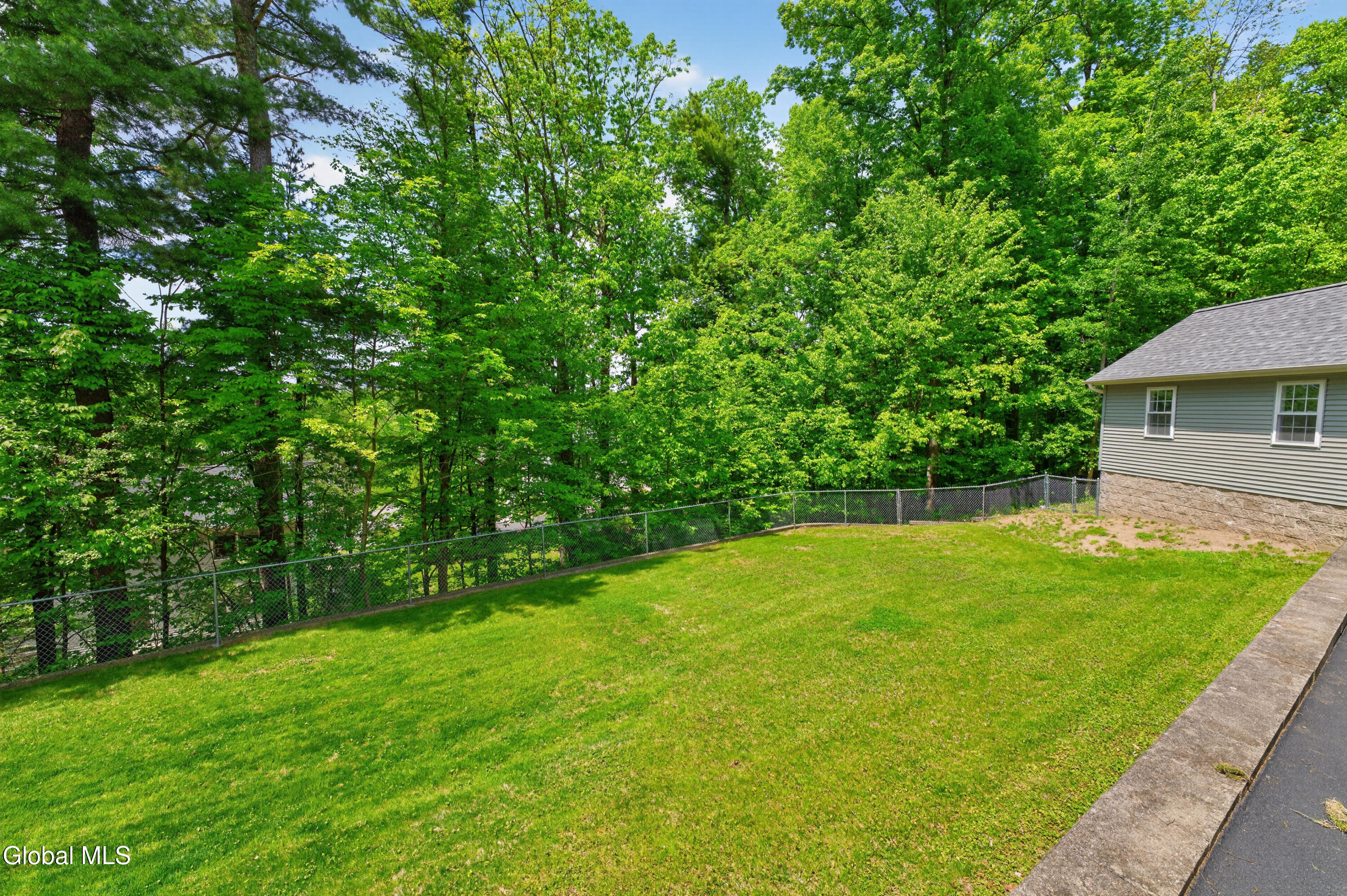 11 Pineview Lane East Greenbush NY 12061