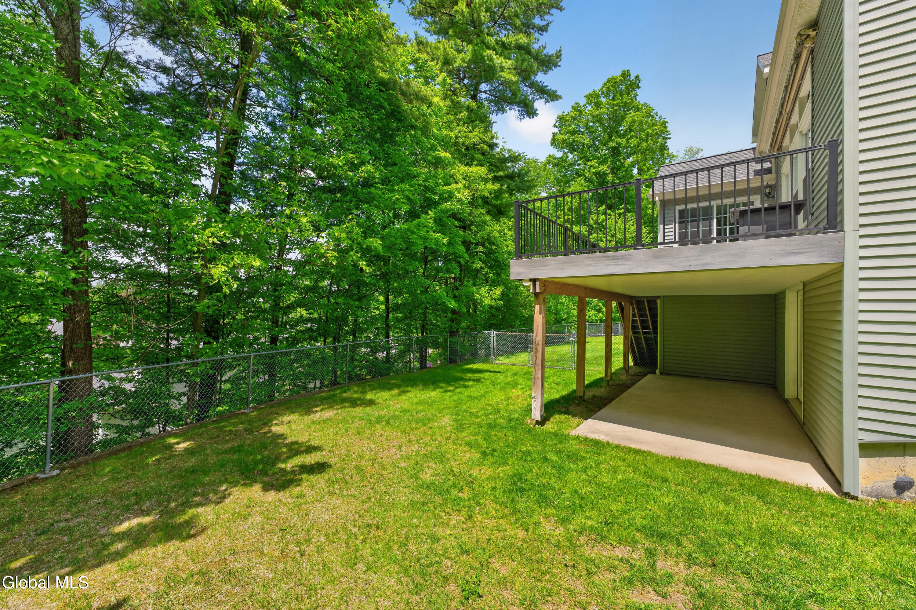 11 Pineview Lane East Greenbush NY 12061