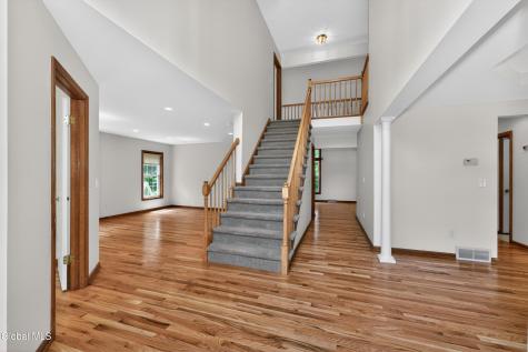 11 Pineview Lane East Greenbush NY 12061