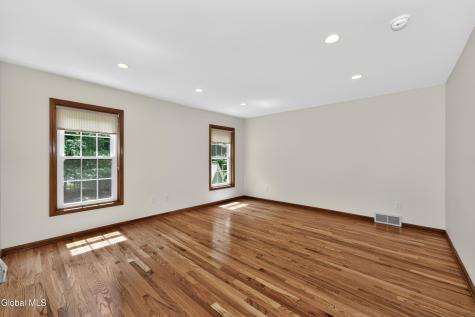 11 Pineview Lane East Greenbush NY 12061