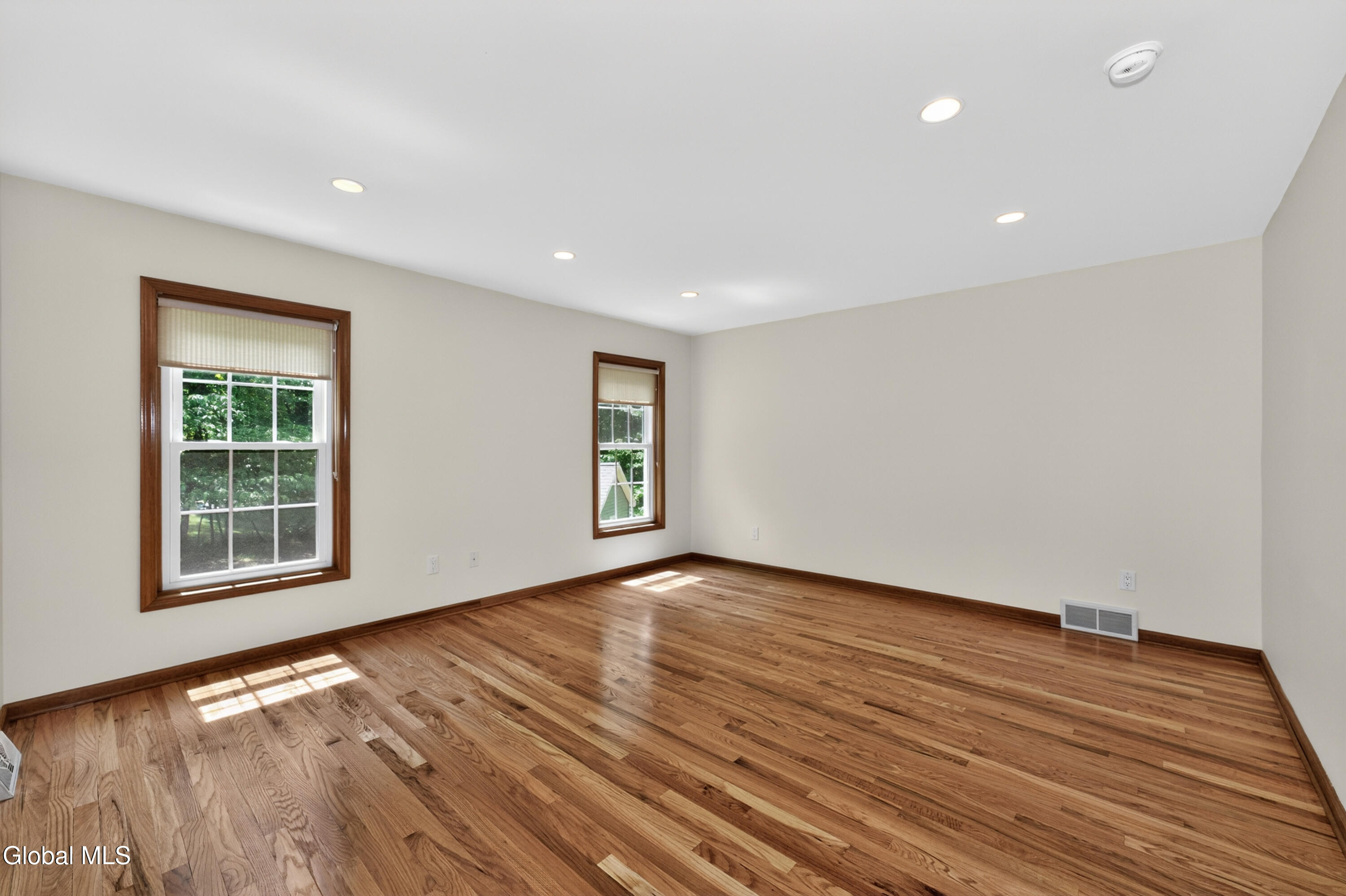 11 Pineview Lane East Greenbush NY 12061