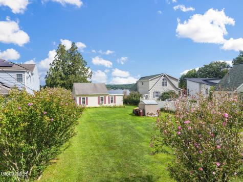 19 Garside Road Saratoga Springs NY 12866