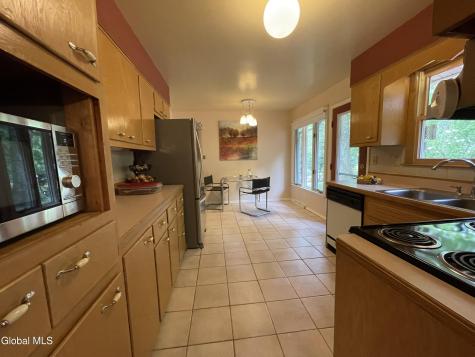 859 Maxwell Drive Niskayuna NY 12309