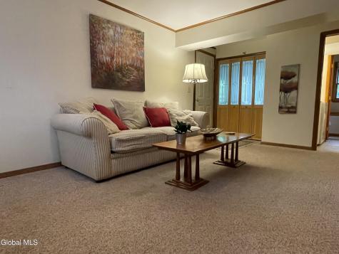 859 Maxwell Drive Niskayuna NY 12309