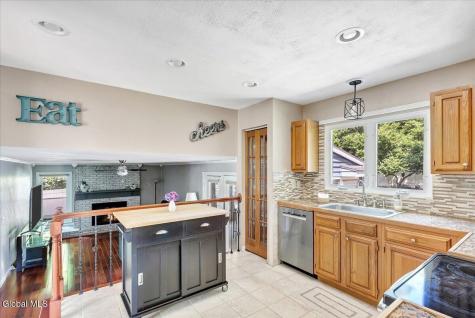 118 Southbury Road Clifton Park NY 12065