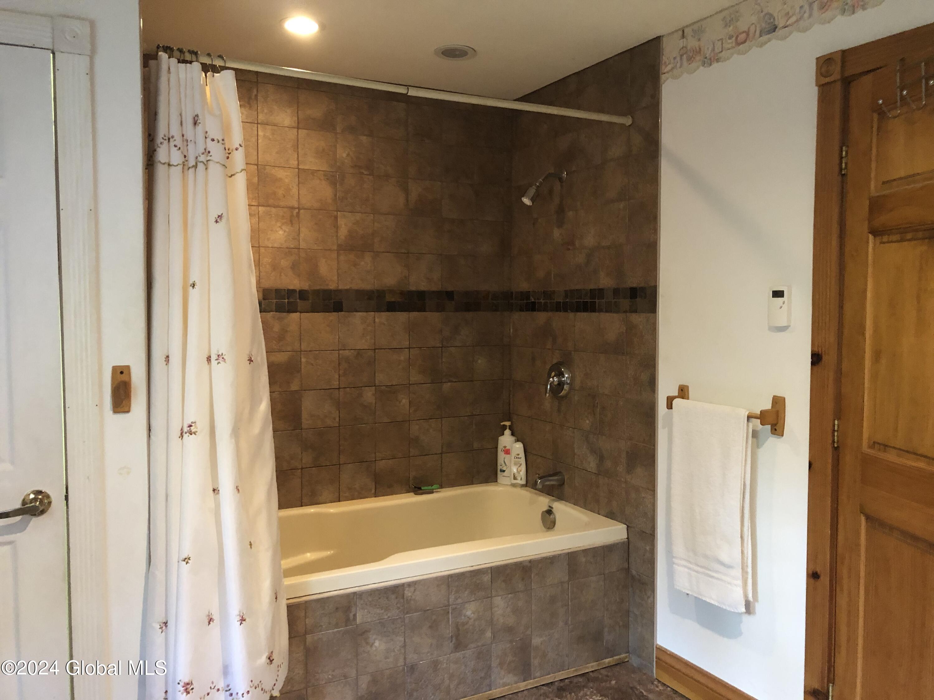 2842 Plank Road Mineville NY 12956