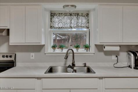 498 Hoags Corners Road Nassau NY 12123