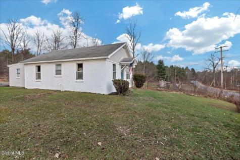 498 Hoags Corners Road Nassau NY 12123