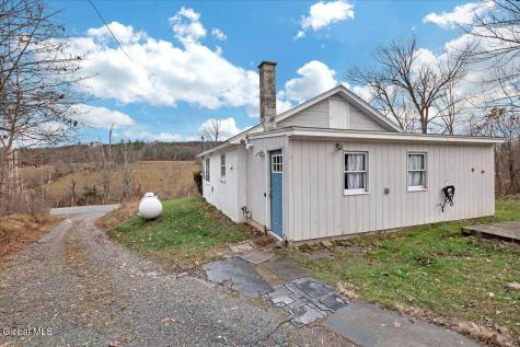 498 Hoags Corners Road Nassau NY 12123