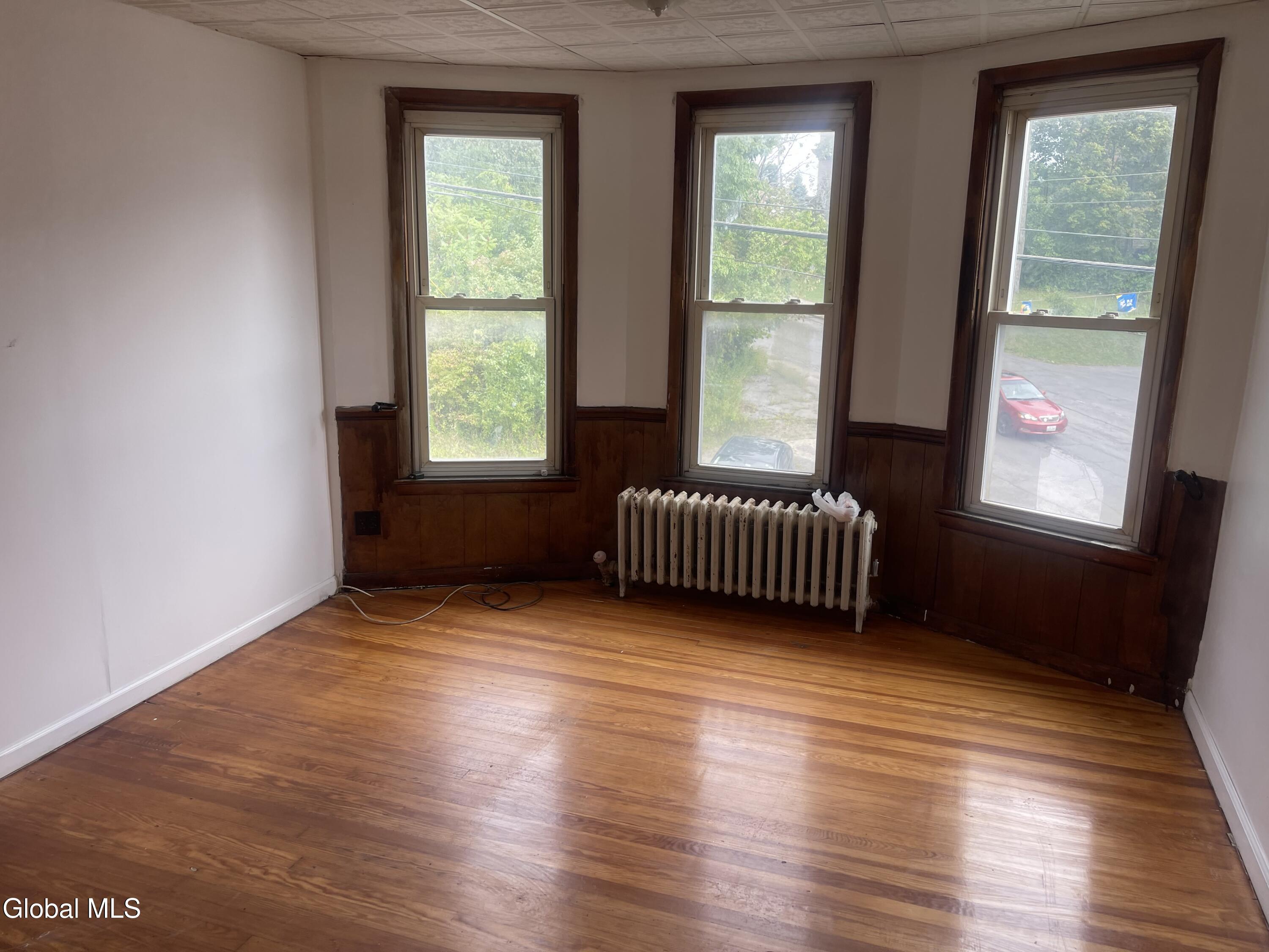 16 Locust Avenue Amsterdam NY 12010