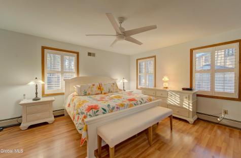 6 Crown Point Ballston Lake NY 12019