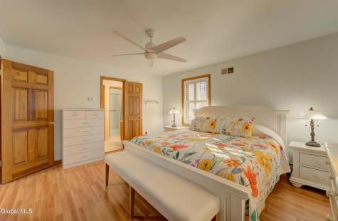 6 Crown Point Ballston Lake NY 12019