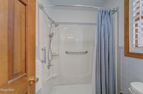6 Crown Point Ballston Lake NY 12019