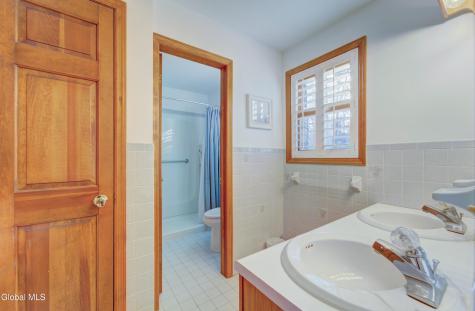 6 Crown Point Ballston Lake NY 12019