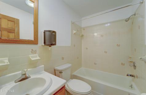 6 Crown Point Ballston Lake NY 12019