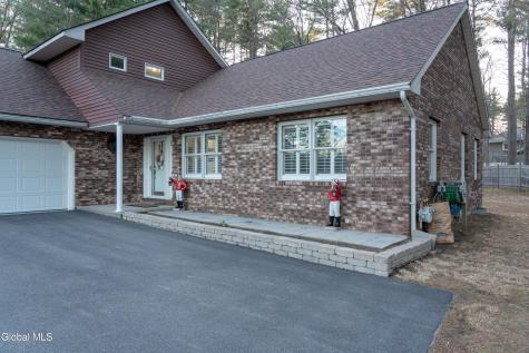 6 Crown Point Ballston Lake NY 12019