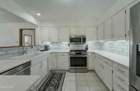 6 Crown Point Ballston Lake NY 12019