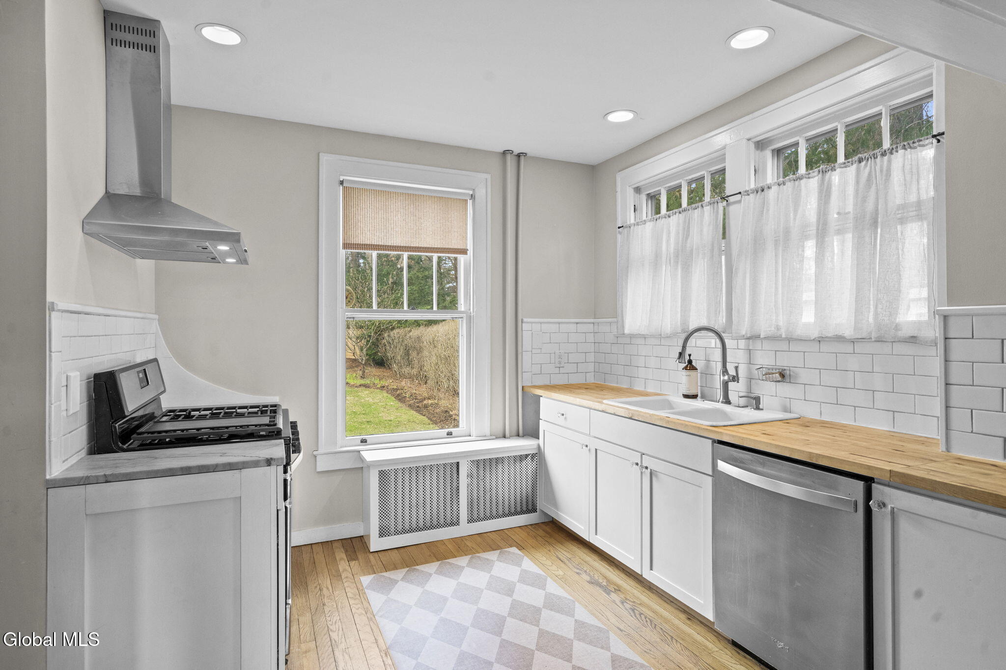 39 Fifth Avenue Saratoga Springs NY 12866