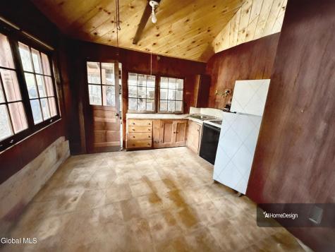 40 Pine Trail Sand Lake NY 12153