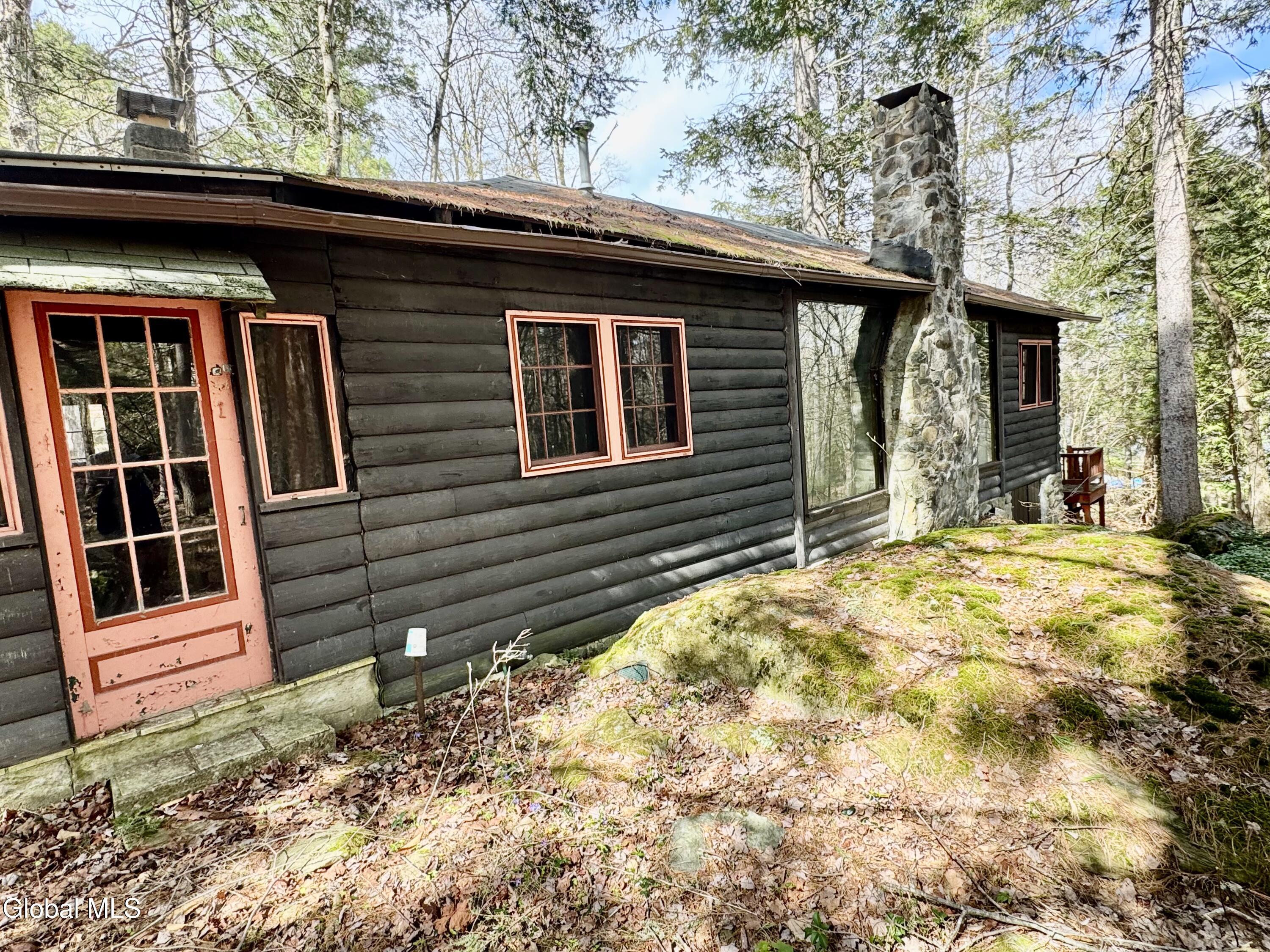 40 Pine Trail Sand Lake NY 12153