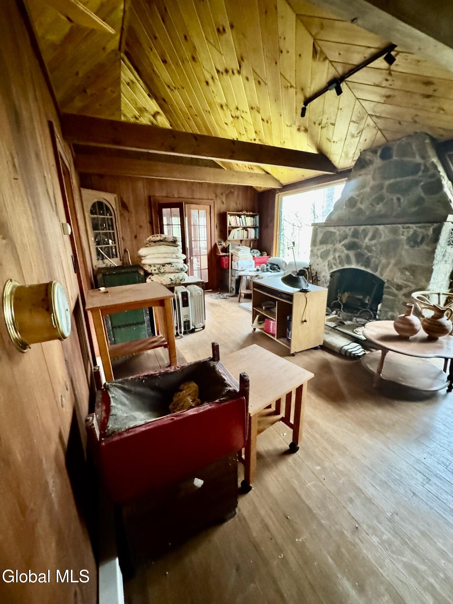 40 Pine Trail Sand Lake NY 12153