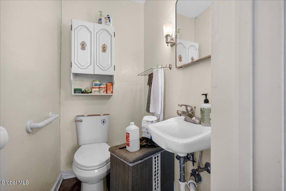 6 Cherrywood Terrace Latham NY 12110