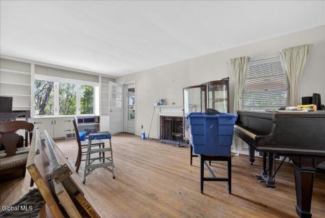 6 Cherrywood Terrace Latham NY 12110