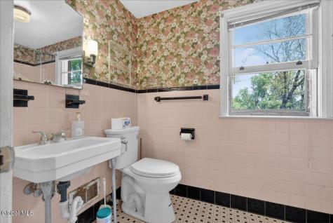 6 Cherrywood Terrace Latham NY 12110