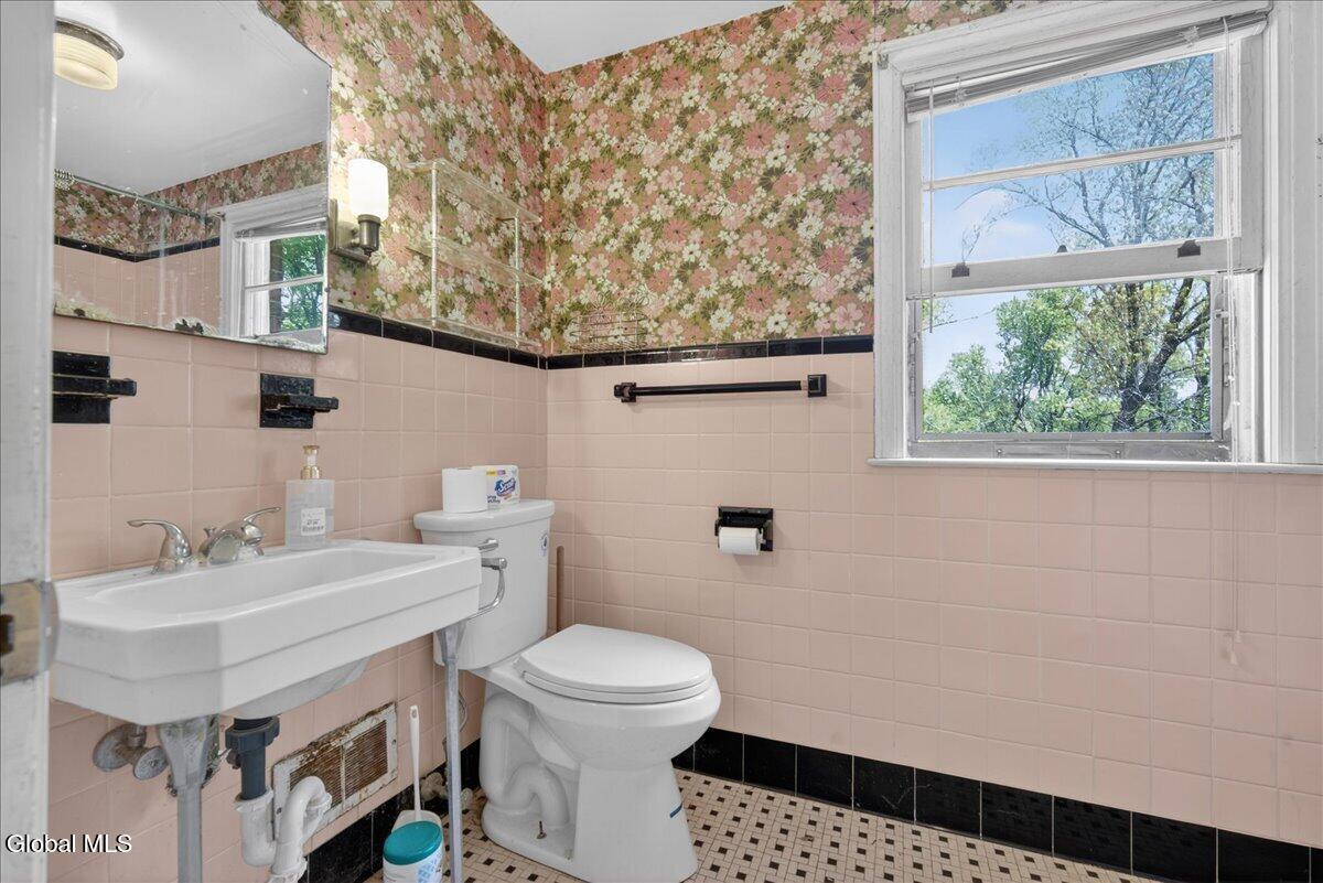 6 Cherrywood Terrace Latham NY 12110