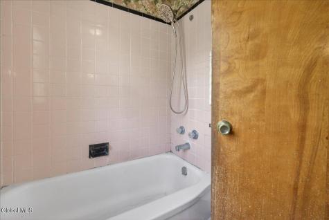 6 Cherrywood Terrace Latham NY 12110