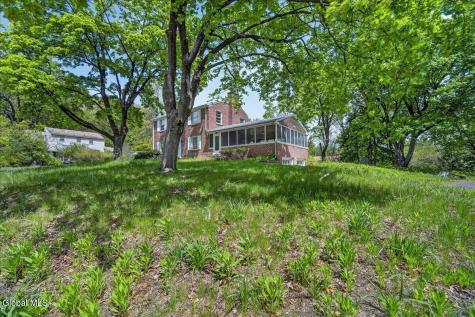 6 Cherrywood Terrace Latham NY 12110