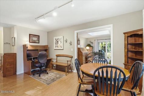 8 Bonnie Drive Guilderland NY 12084