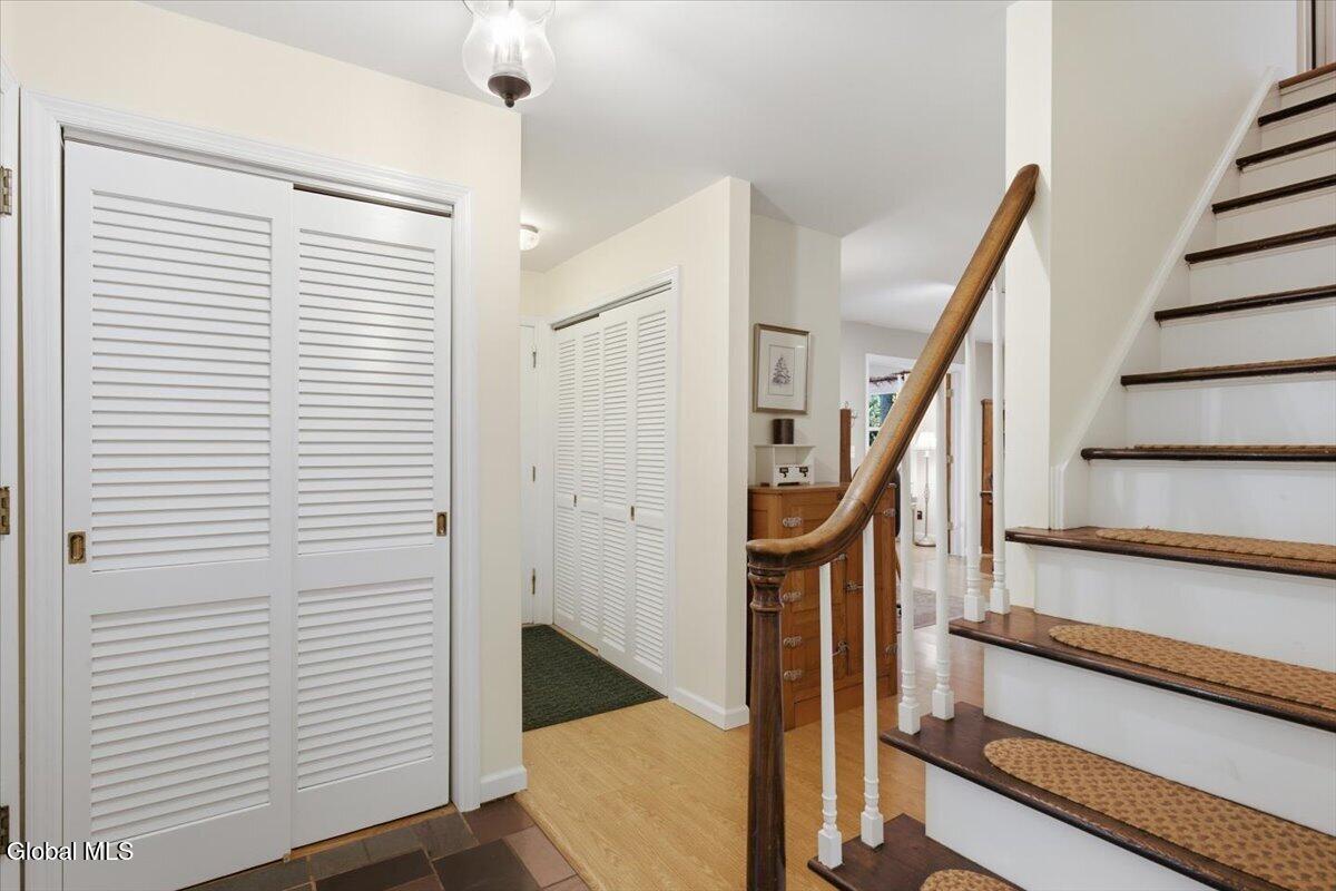 8 Bonnie Drive Guilderland NY 12084