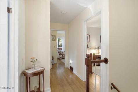 8 Bonnie Drive Guilderland NY 12084