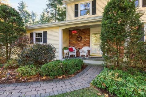 8 Bonnie Drive Guilderland NY 12084