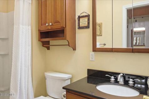 8 Bonnie Drive Guilderland NY 12084
