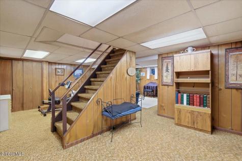 8 Bonnie Drive Guilderland NY 12084
