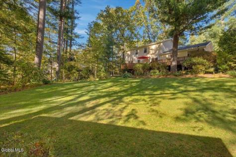 8 Bonnie Drive Guilderland NY 12084