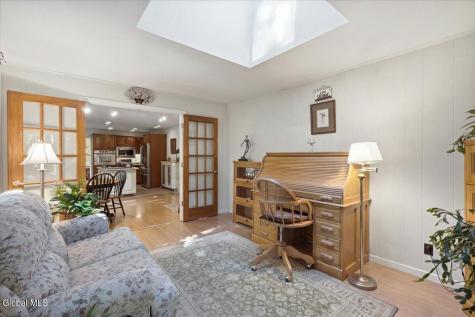 8 Bonnie Drive Guilderland NY 12084