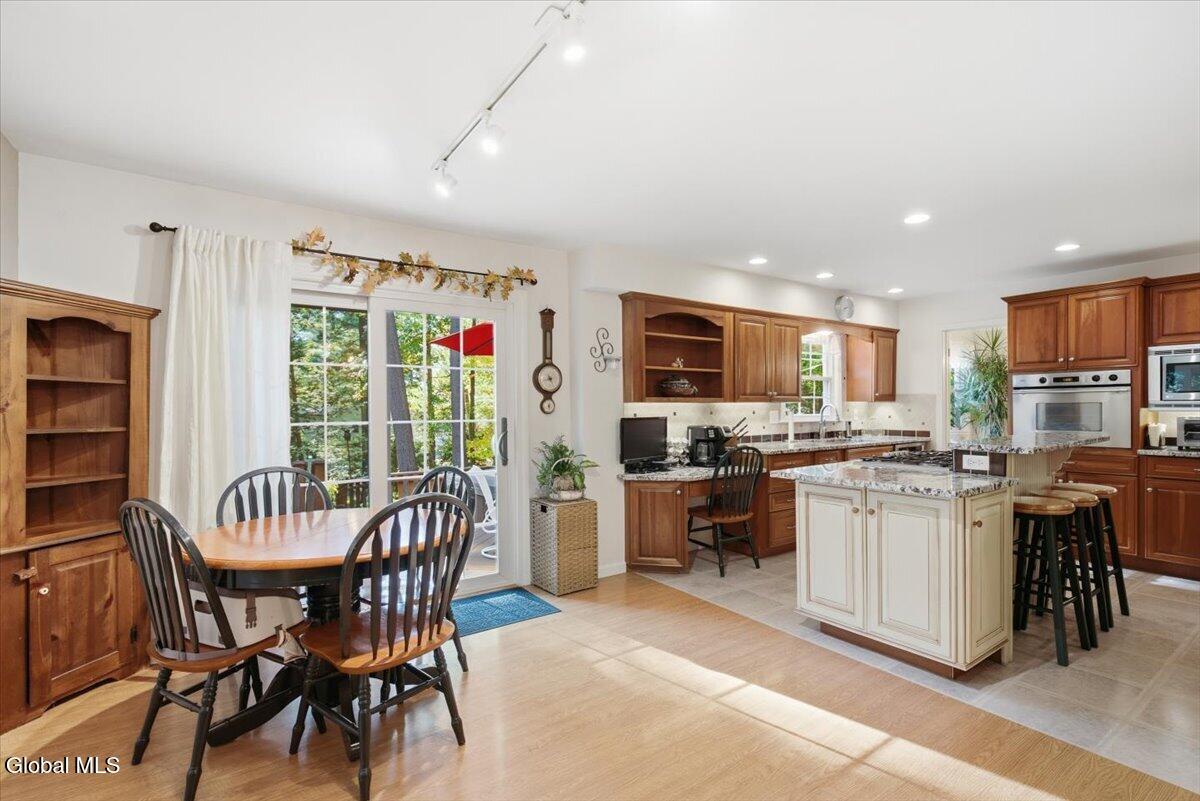 8 Bonnie Drive Guilderland NY 12084
