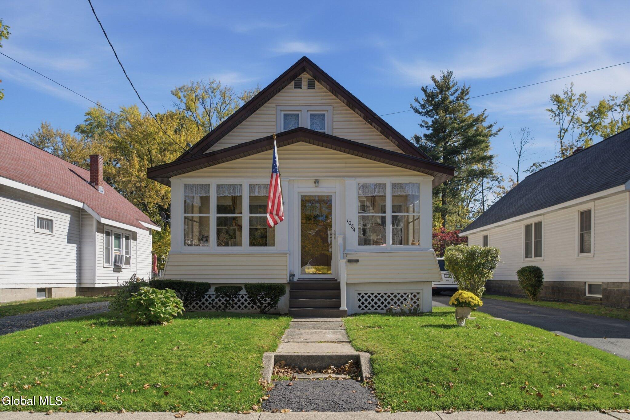 1084 Palmer Avenue Niskayuna NY 12309