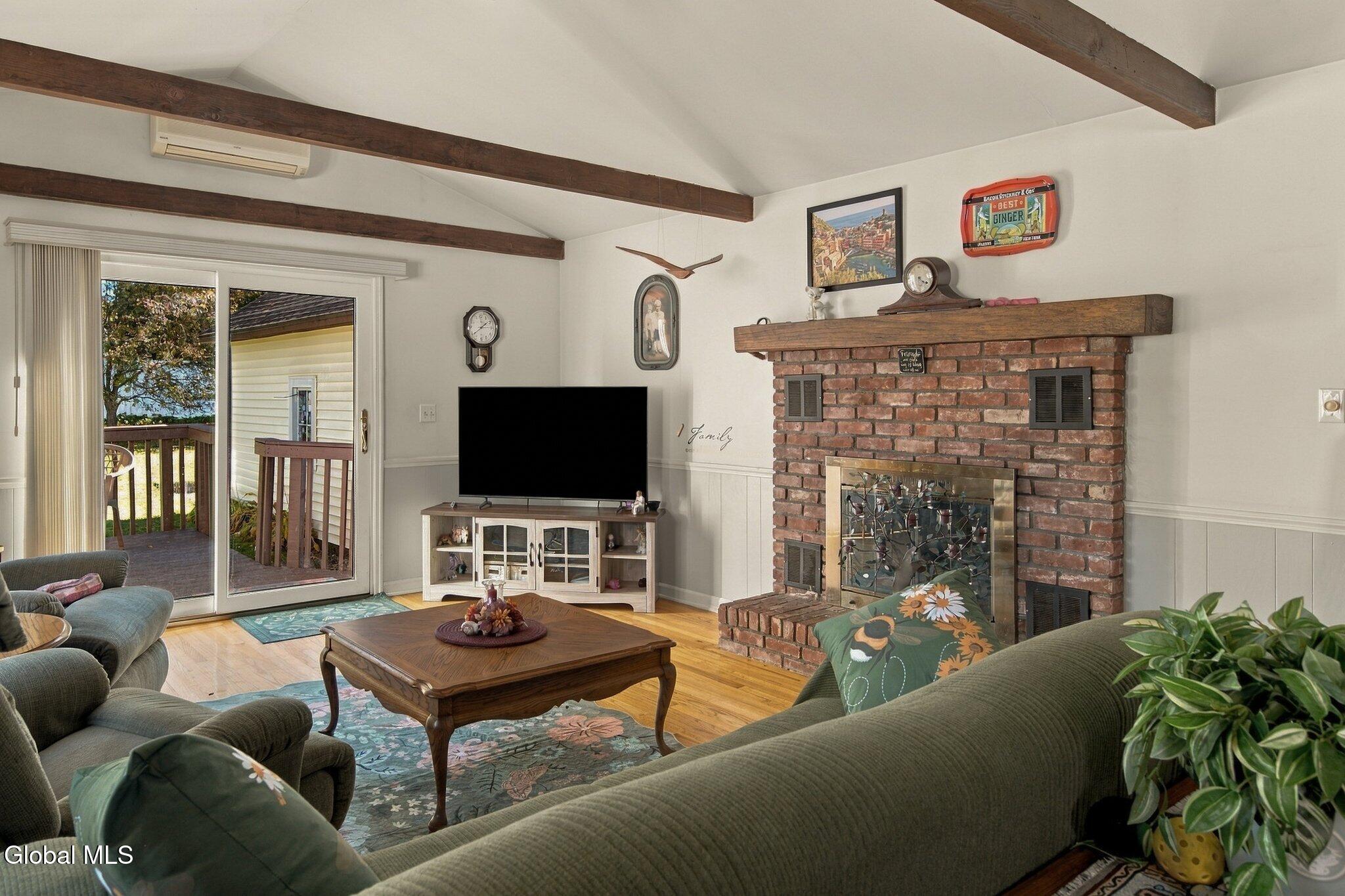 1084 Palmer Avenue Niskayuna NY 12309