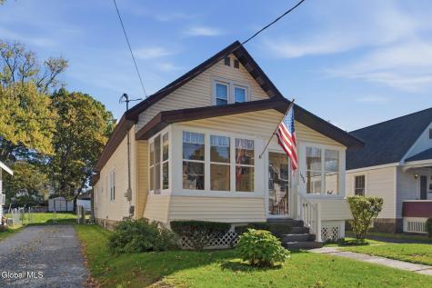 1084 Palmer Avenue Niskayuna NY 12309