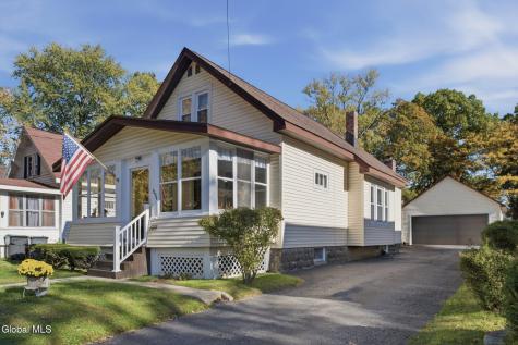 1084 Palmer Avenue Niskayuna NY 12309