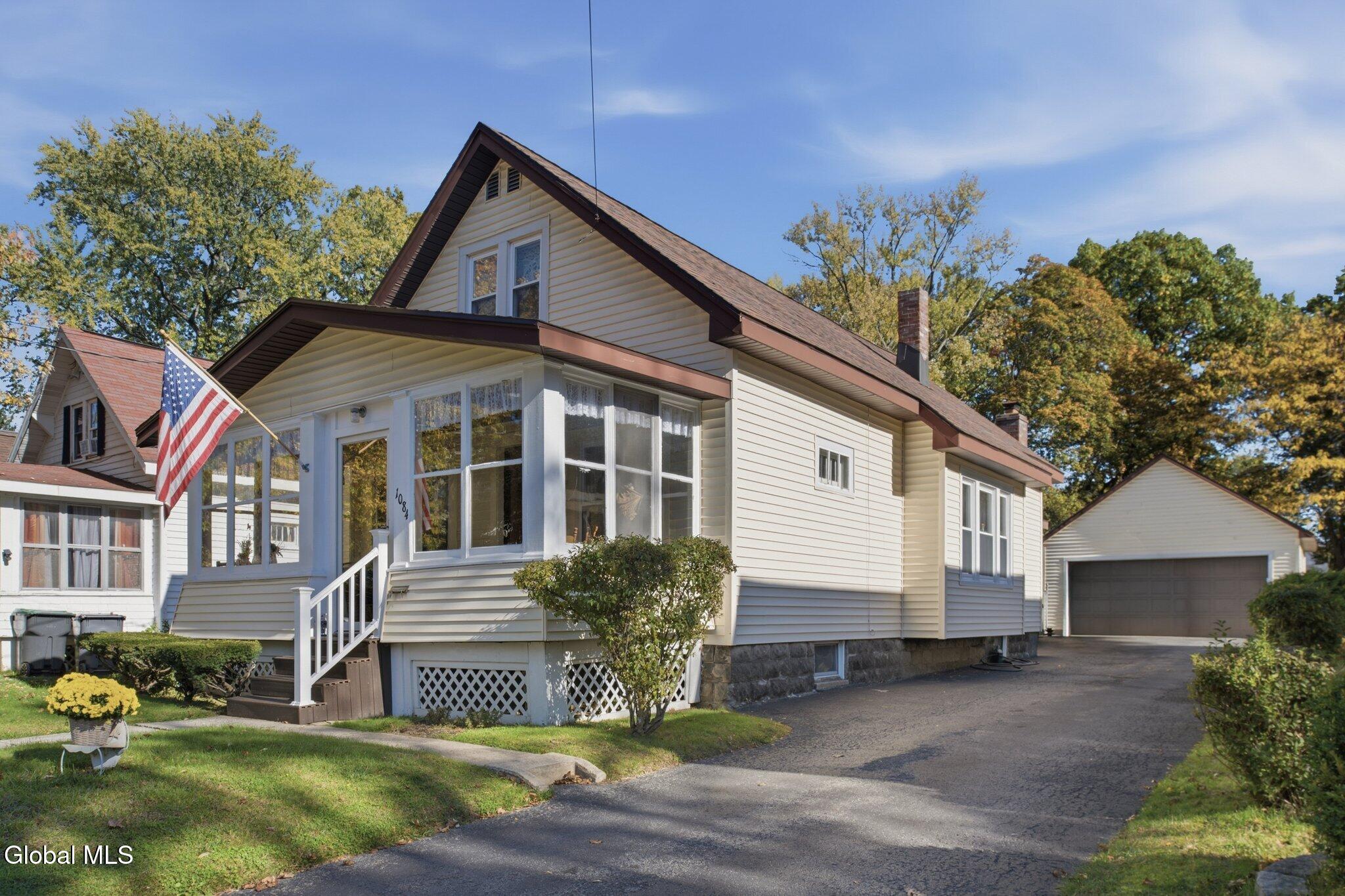 1084 Palmer Avenue Niskayuna NY 12309