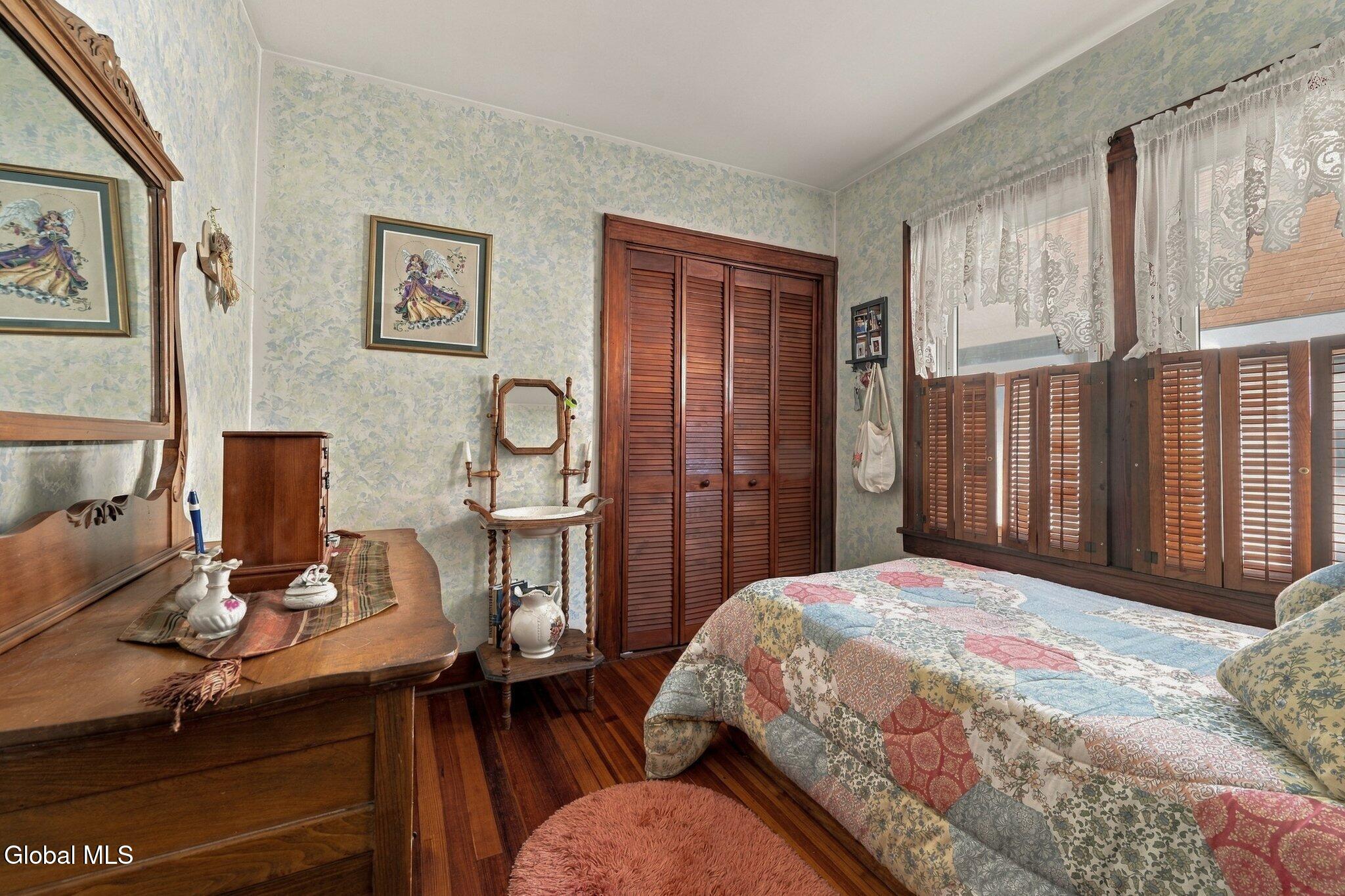 1084 Palmer Avenue Niskayuna NY 12309