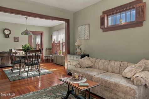 1084 Palmer Avenue Niskayuna NY 12309