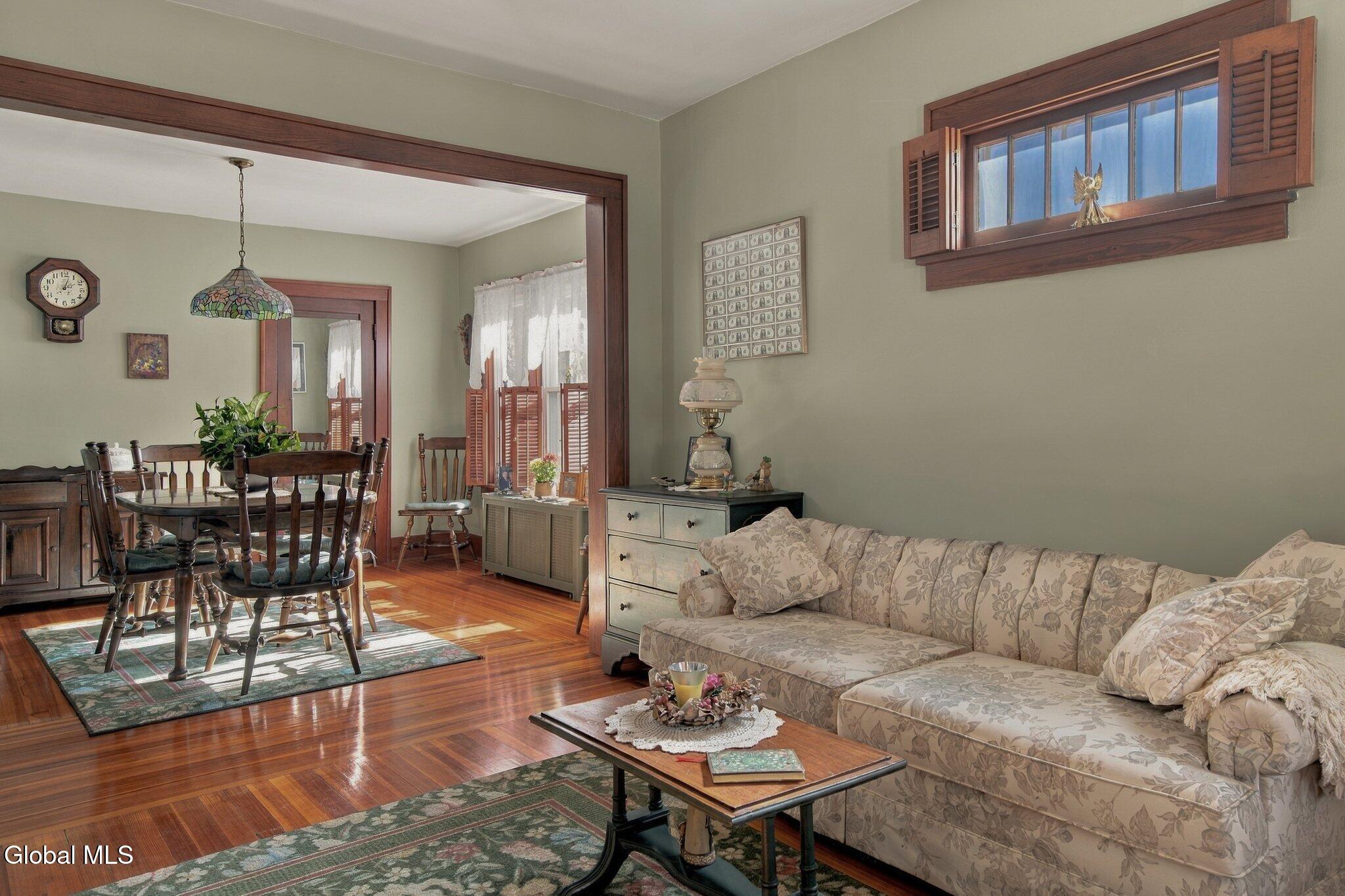 1084 Palmer Avenue Niskayuna NY 12309