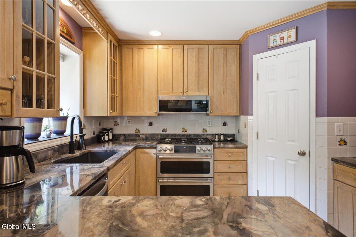 8 Lester Lane Middle Grove NY 12850